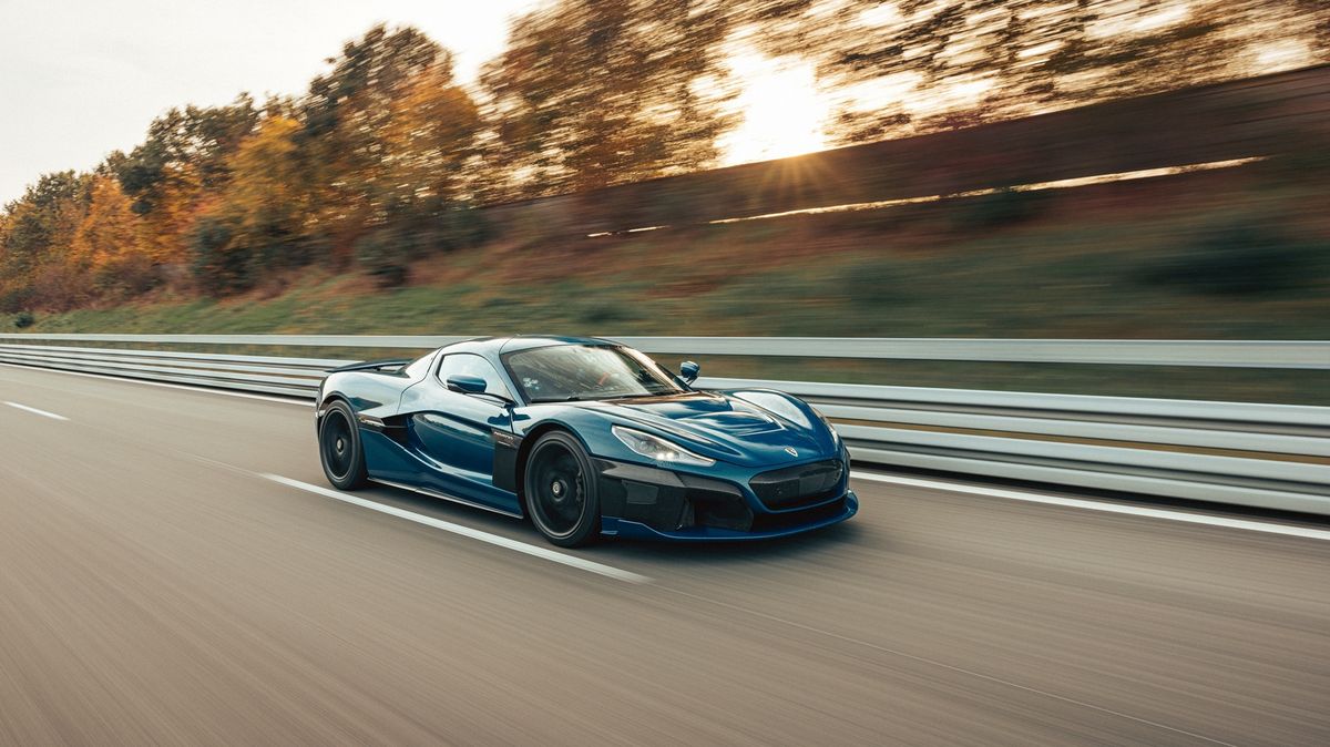 The world’s fastest factory electric car!  Hypersport Rimac Nevera reaches a record of 412 km/hour